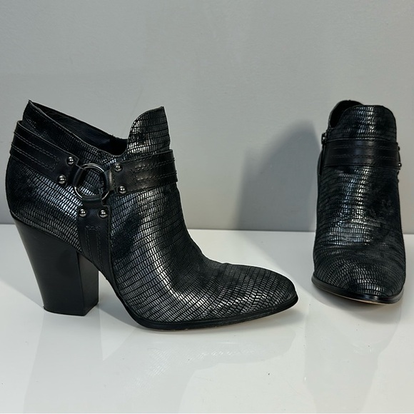 Donald J. Pliner Steph Metallic Lizard Print Leather Booties Size 8.5 - Picture 1 of 16